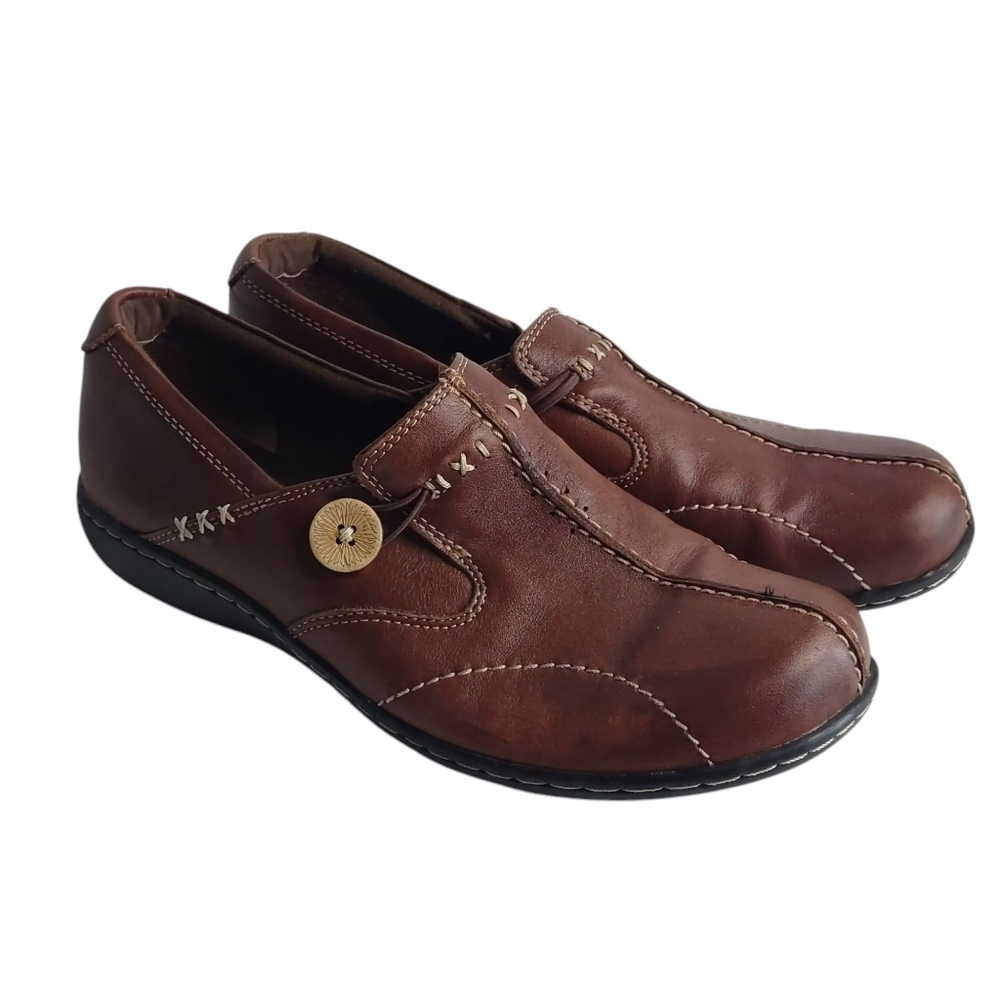 Clarks Loafer Women's Brown Leather Slip On Button Comfortable Shoes Sz 8M - Picture 2 of 9